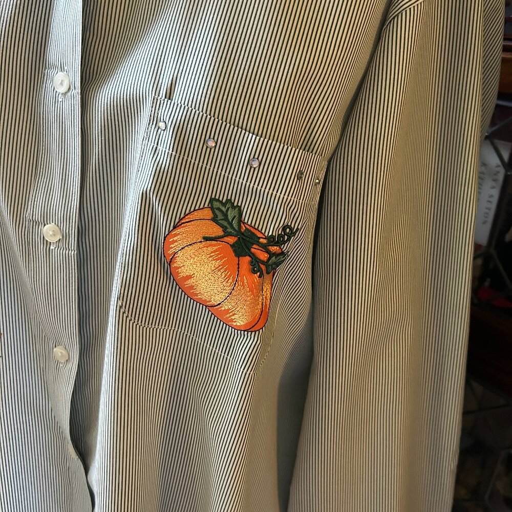 Las Olas Classic Button Down Pinstripe Blouse w/Pumpkin (NWOT) - Picture 4 of 7